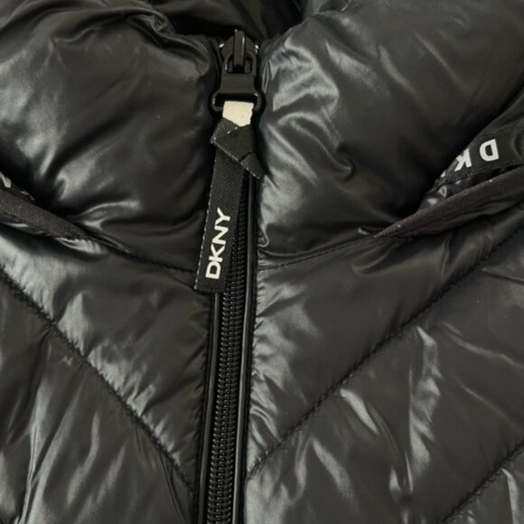 DKNY Packable Puff Jacket - Size M - Great Condition - Picture 4 of 6